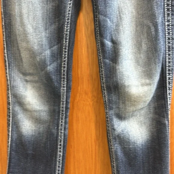 Maurice Women's Denim Capris - Picture 3 of 8